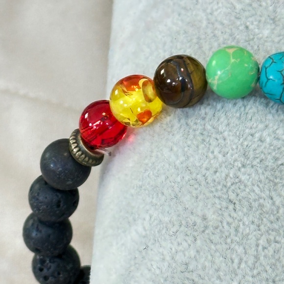 Multicolor 7 stone chakra stretchy bracelet w/black lava stones - Picture 13 of 15
